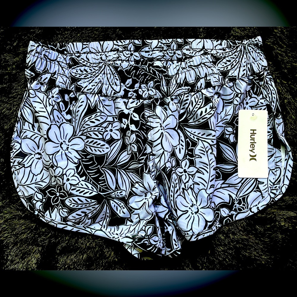 NWT Womens size Small Hurley Standard Supersuede Floral Beachrider Board Shorts